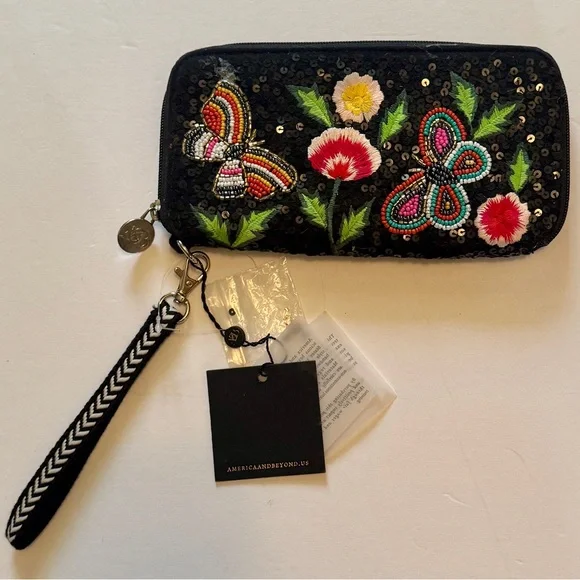 America & Beyond NWT embellished beaded wallet with wristlet - black butterfly - Picture 3 of 12